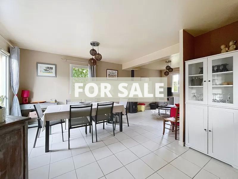 Detached House with Garden by the Coast