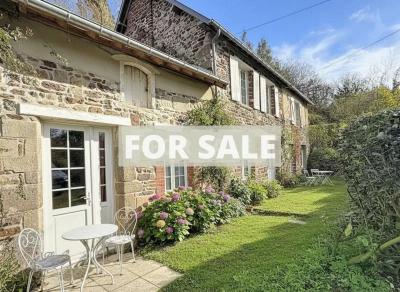 Detached Country House with Garden by the Coast