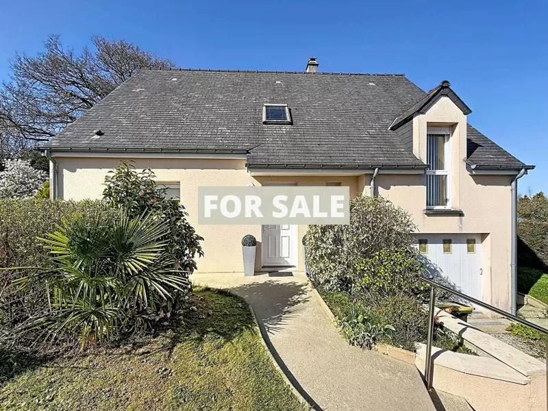 Detached House with Landscaped Garden
