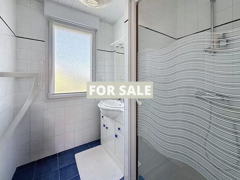 Detached House with Landscaped Garden