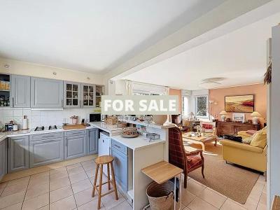 Detached House with Landscaped Garden