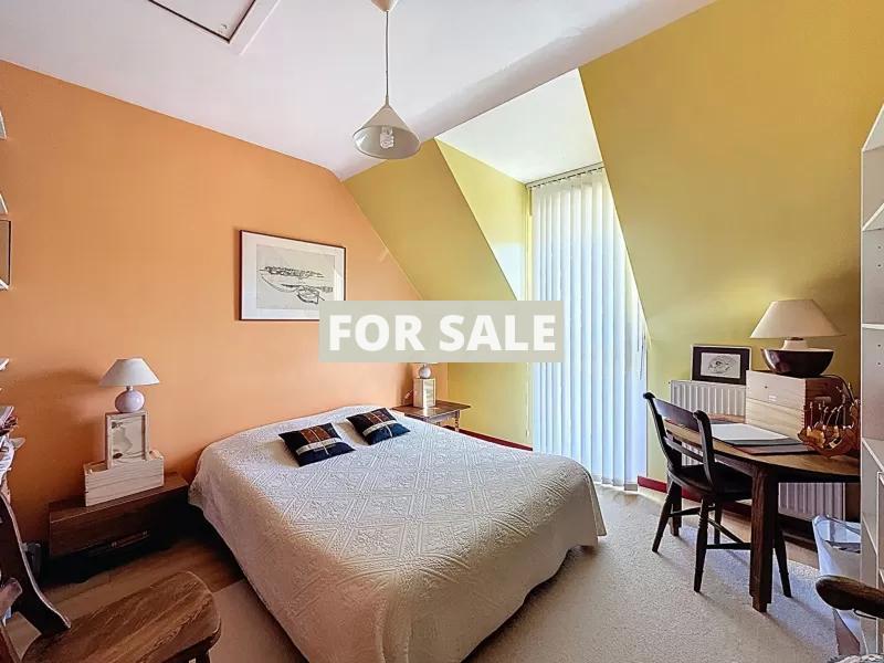 Detached House with Landscaped Garden