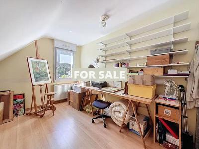 Detached House with Landscaped Garden