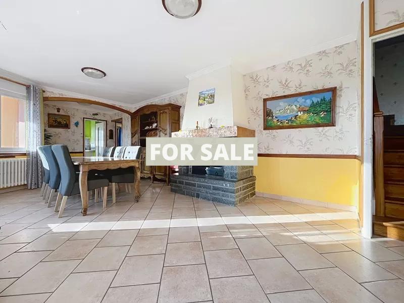 Detached House with Garden by the Coast