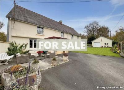Detached House With Garden And Outbuilding