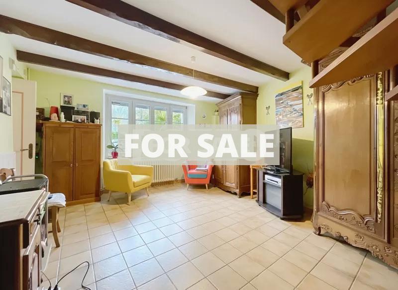 Detached House With Garden And Outbuilding