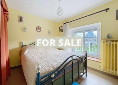 Detached House With Garden And Outbuilding