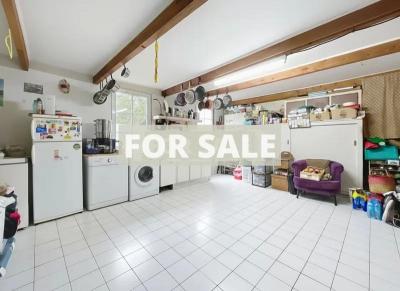 Detached House With Garden And Outbuilding