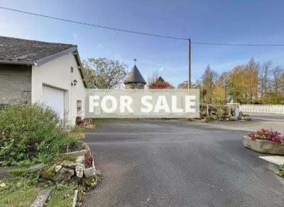 Detached House With Garden And Outbuilding