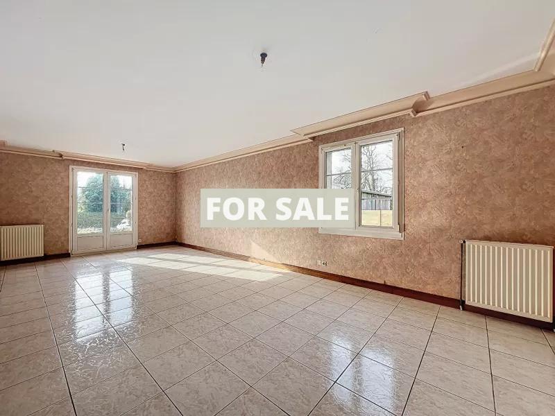 Detached House with Landscaped Garden