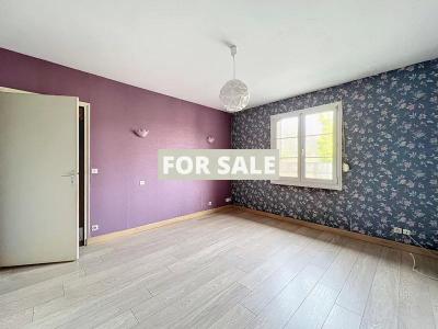 Detached House with Landscaped Garden