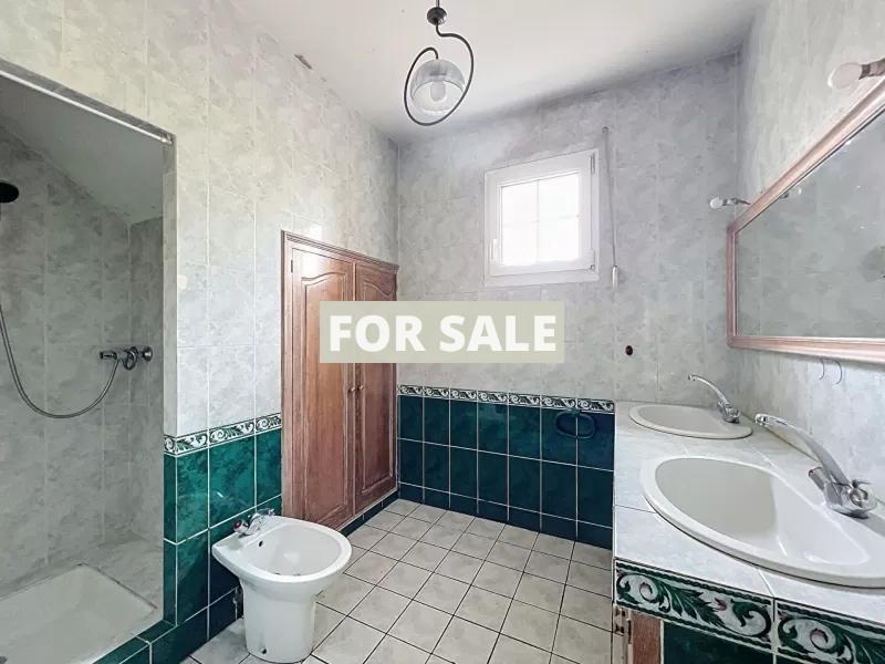 Detached House with Landscaped Garden