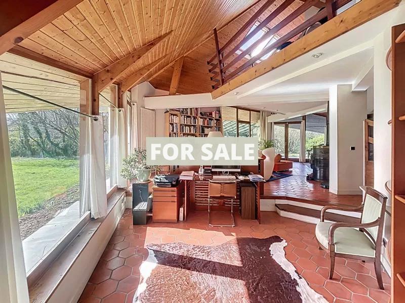 Contemporary Detached House Not Far from the Coast