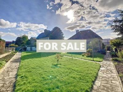 Detached House with Garden by the Coast