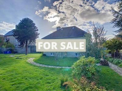 Detached House with Garden by the Coast