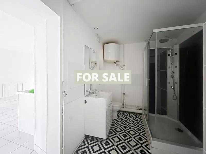 Stone Built Town House with Courtyard