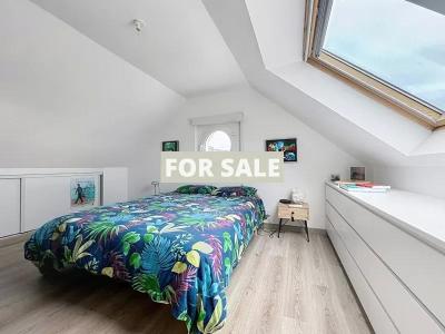 Traditional House with Garden