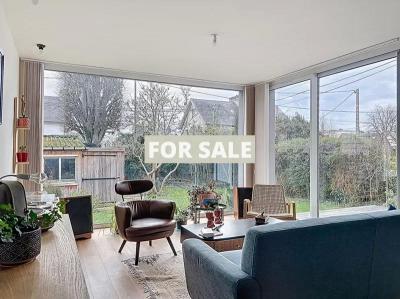 Traditional House with Garden