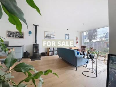 Traditional House with Garden