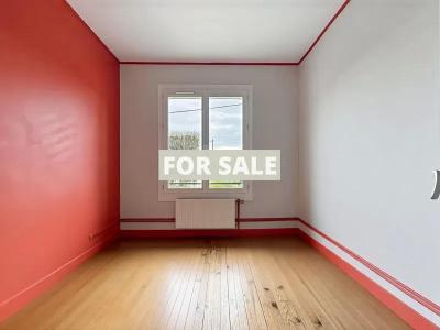 Traditional House with Garden