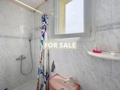 Detached House with Garden