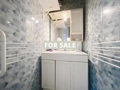 Detached House with Garden