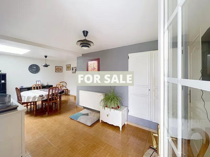 Detached House with Garden