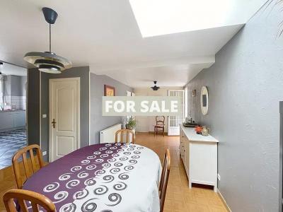 Detached House with Garden