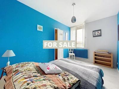 Detached House with Garden