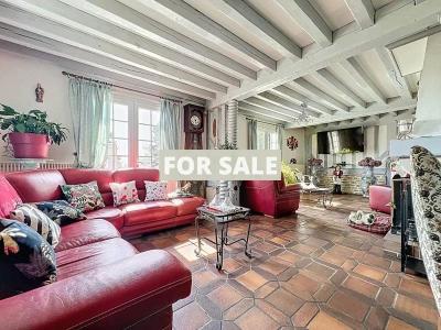 Detached Country House with Landscaped Garden