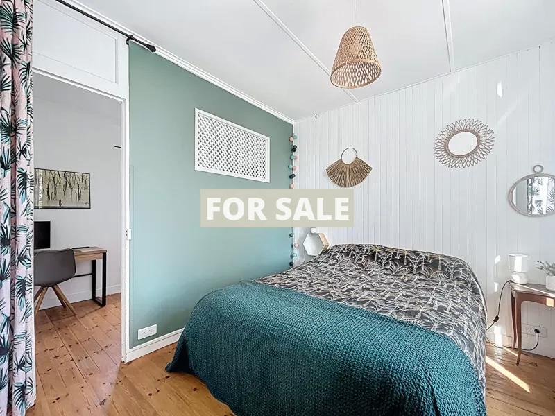 Detached House with Garden by the Coast