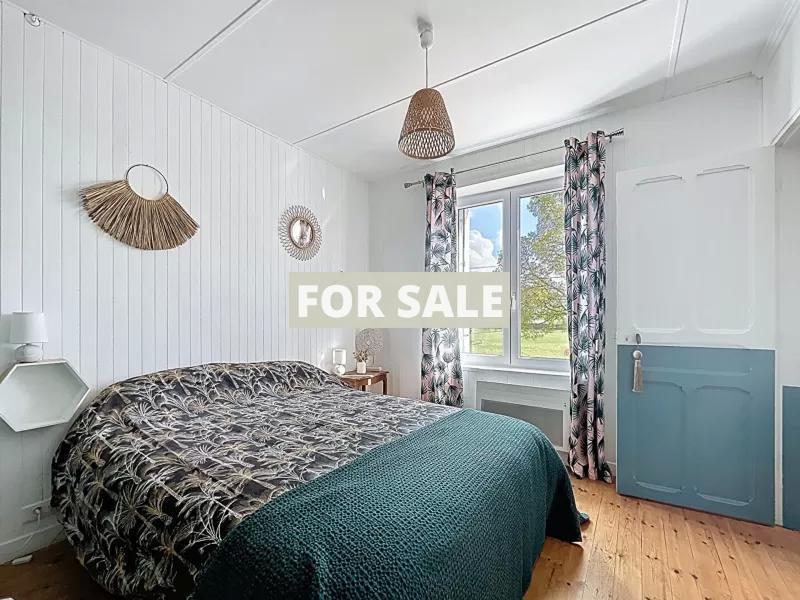 Detached House with Garden by the Coast