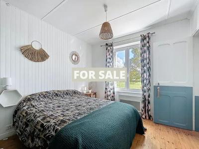 Detached House with Garden by the Coast