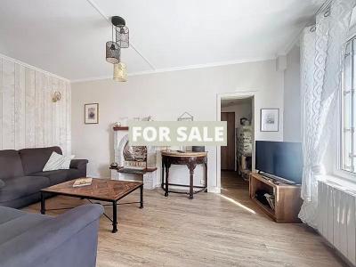 Detached House with Garden by the Coast