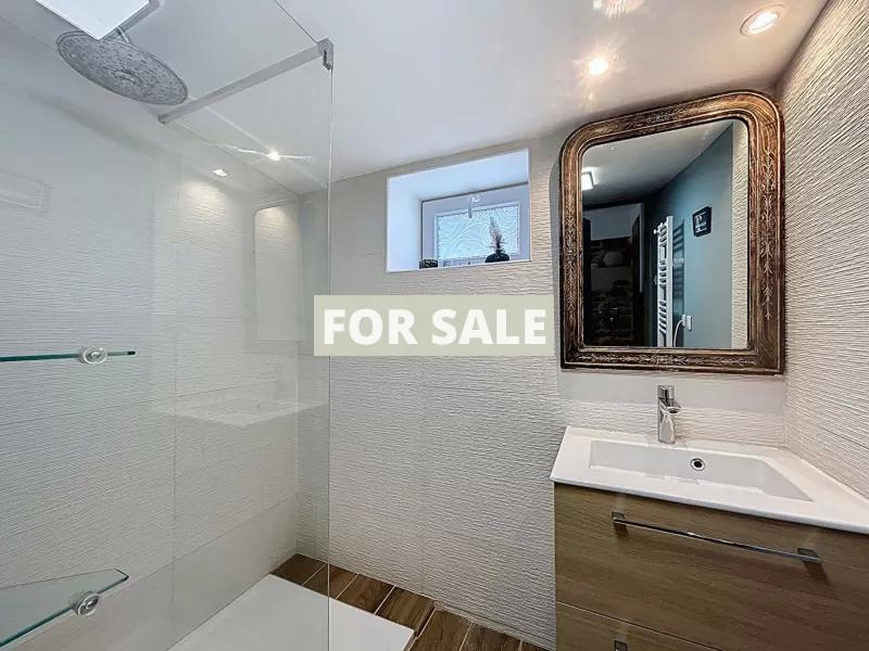 Detached House with Garden by the Coast