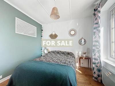 Detached House with Garden by the Coast