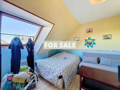 Modern Detached House with Garden