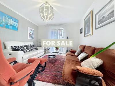 Traditional House with Garden