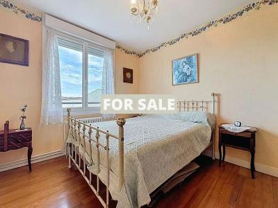 Traditional House with Garden