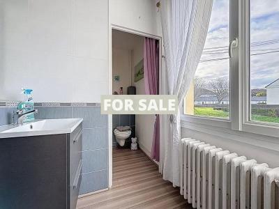 Traditional House with Garden