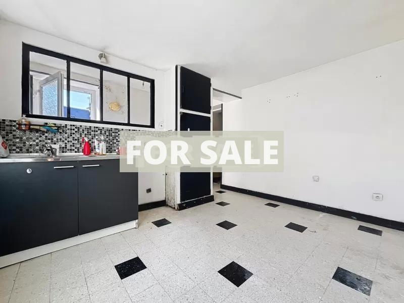 Town House with Neat Garden