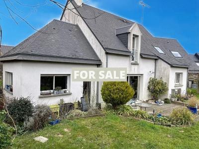 Delightful Detached House and Garden by the Coast