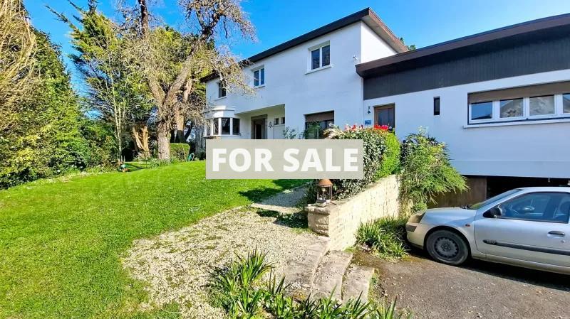 Contemporary House in Coastal Location