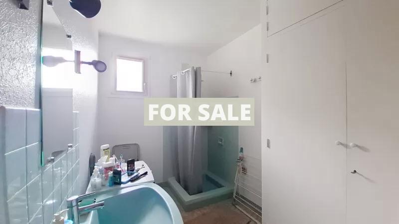 Detached House with Garden by the Coast