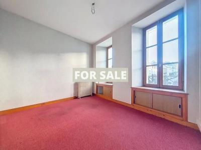 Town House with Huge Potential for Small Budget