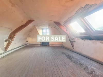 Town House with Huge Potential for Small Budget