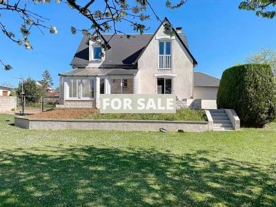 Detached House with Landscaped Garden