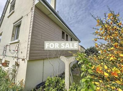 Detached House with Garden by the Coast
