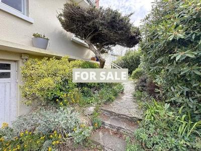 Detached House with Garden by the Coast