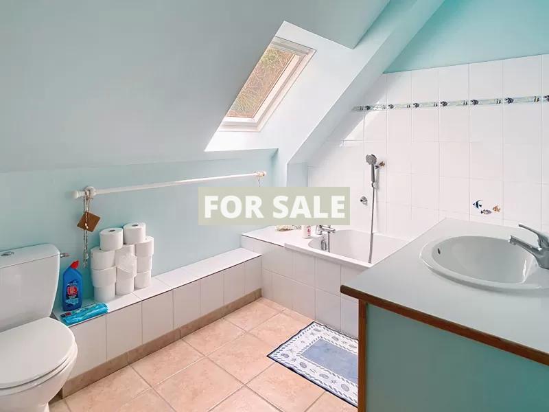 Detached House 200m From the Beach